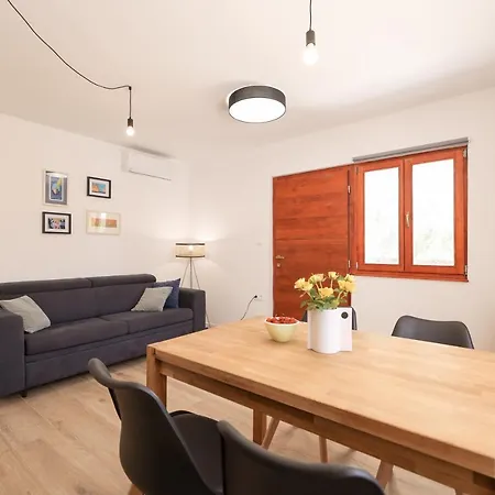 Ana Apartment